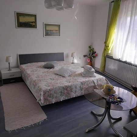 Sobe Za Nocenje Gospic Hotel Екстериор снимка