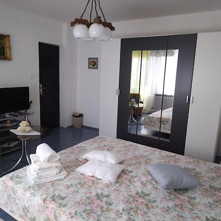 Sobe Za Nocenje Gospic Hotel Екстериор снимка